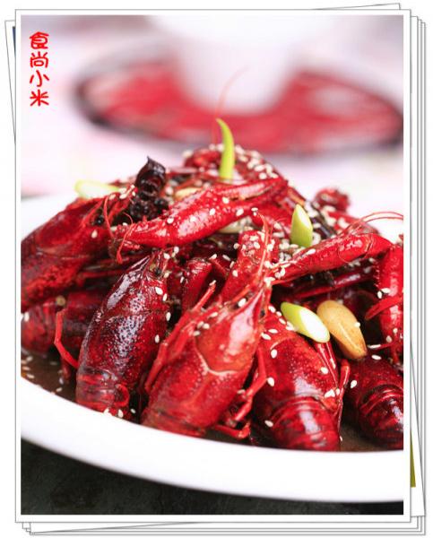 夏天有一款不可错过的美食——红烧小龙虾