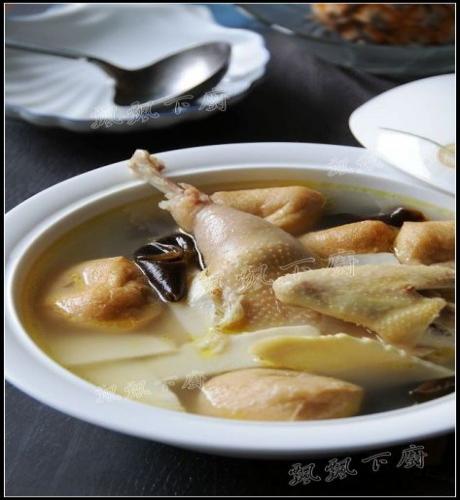 油豆腐木耳笋鸡汤1