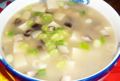 豆腐菇汤