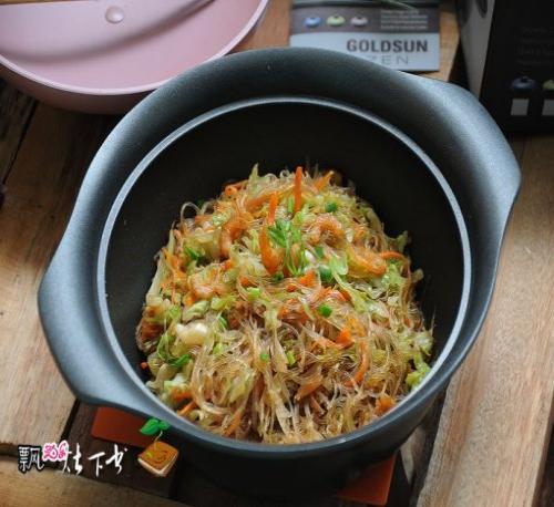 椰菜虾米粉丝煲的做法