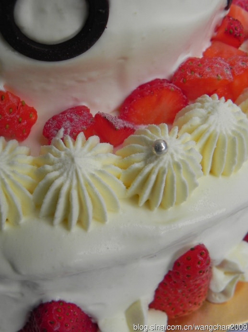 双层草莓奶油蛋糕
