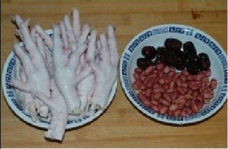 红枣花生煲鸡爪的做法