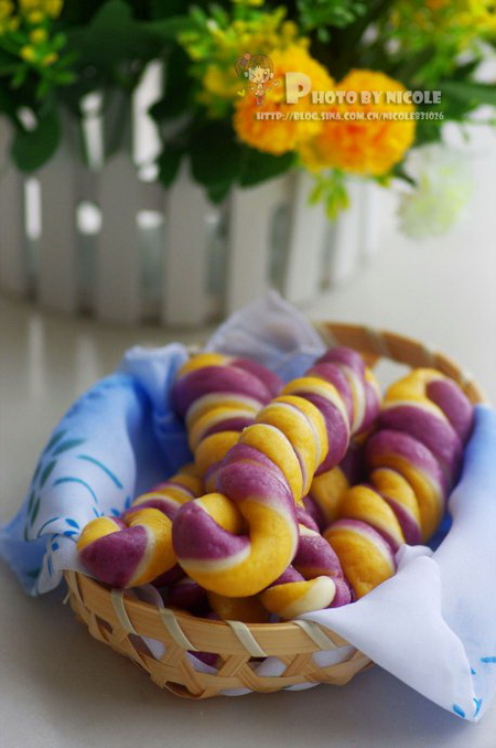 双薯彩虹绳索包的做法