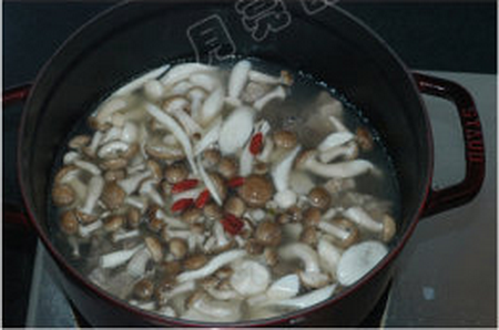 杂骨菌菇汤怎么做好吃