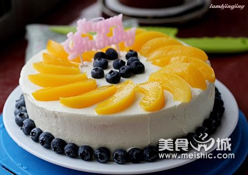 黄桃蓝莓裱花蛋糕的做法