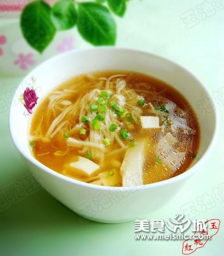 金针菇豆腐肉片汤的家常做法