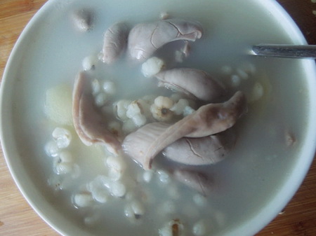 猪肚薏米汤的做法
