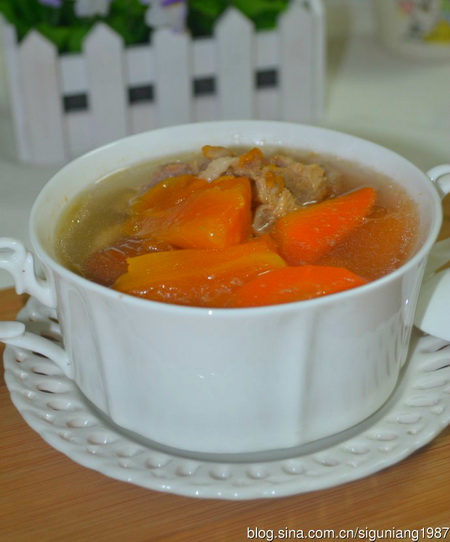 木瓜胡萝卜骨头汤的做法