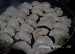 大白菜鲜肉煎饺步骤7