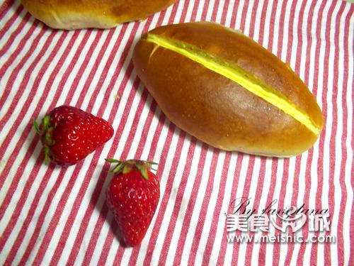 草莓果馔面包的做法