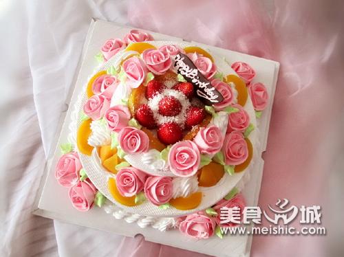 双层玫瑰花生日蛋糕