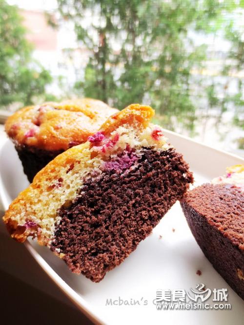 巧克力树莓双色纸杯蛋糕的做法