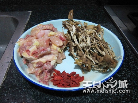 茶树菇煲鸡汤原料