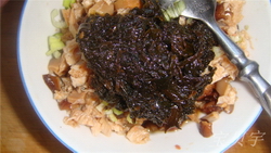 榄菜花菇蒸豆腐步骤5