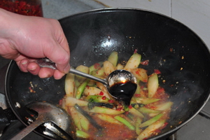 鱼香红油菜苔步骤12