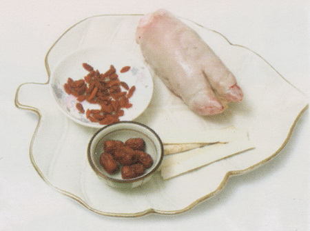 淮杞红枣猪蹄汤材料