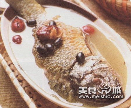 黑豆红枣鲤鱼汤