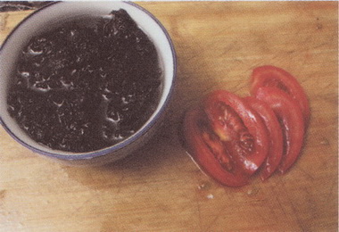 番茄鹌鹑蛋汤做法步骤1