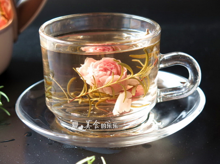 迷迭香玫瑰月季茶的做法