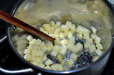 香浓土豆粥做法步骤6