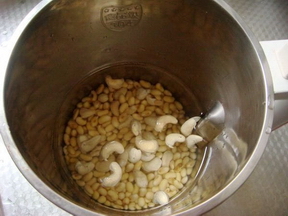 腰果豆浆的做法步骤2