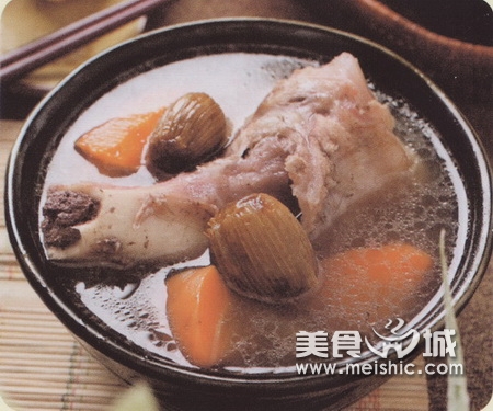 胡萝卜猪骨汤