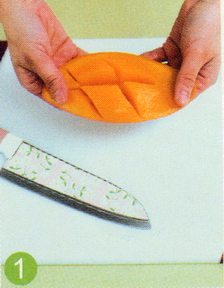 芒果菠萝柠檬奶昔的做法1