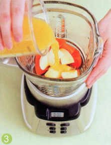 胡萝卜柳橙苹果汁的做法3