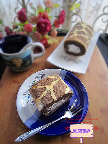长颈鹿花纹蛋糕卷