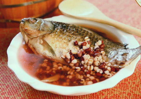 赤豆薏米鲫鱼汤