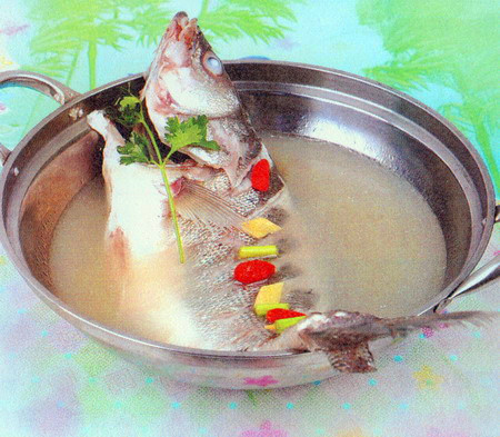 清汤枸杞鲈鱼