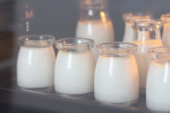 无添加纯真酸牛奶做法步骤6