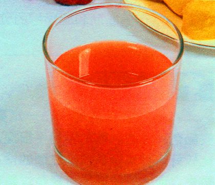 草莓蜜桃菠萝汁