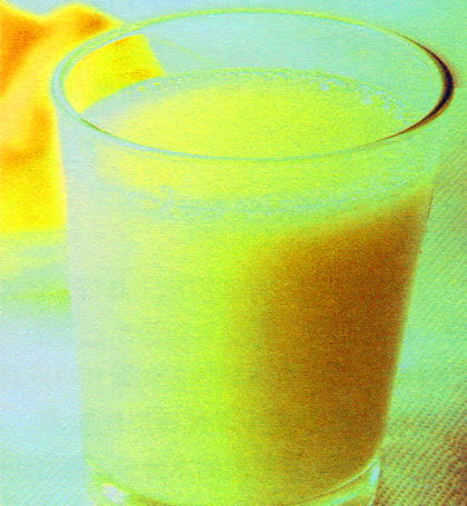 菠萝豆浆果汁