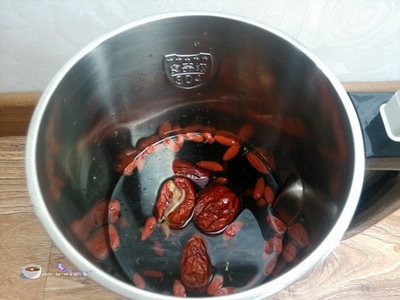 红枣枸杞黑豆豆浆做法步骤4