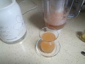 西柚苹果汁做法步骤2