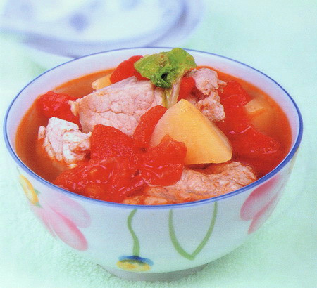 西红柿土豆猪骨汤