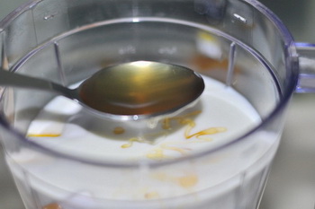 芒果酸奶奶昔做法步骤5