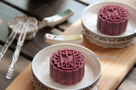 紫薯蛋黄桃山月饼