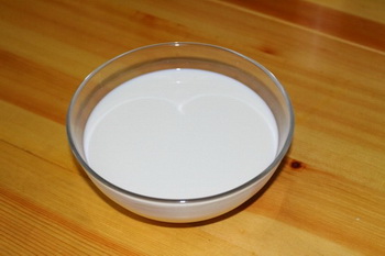 黄桃酸奶做法步骤2