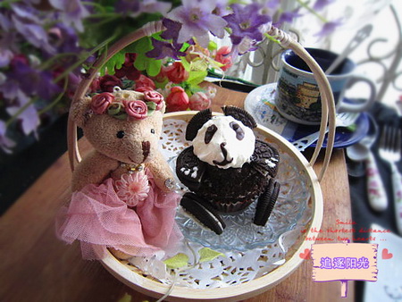 熊猫巧克力纸杯蛋糕