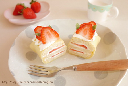 草莓蛋糕可丽饼卷
