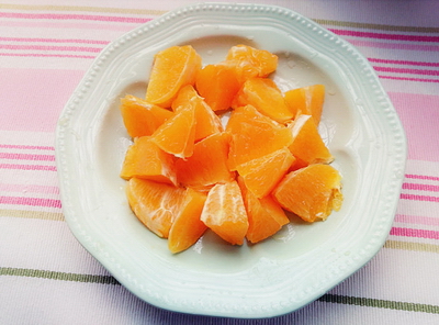 酸奶淋甜橙步骤1