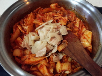 韩式辣白菜汤步骤2