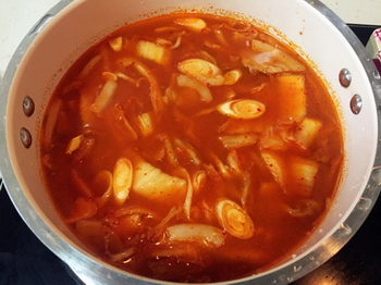韩式辣白菜汤步骤3