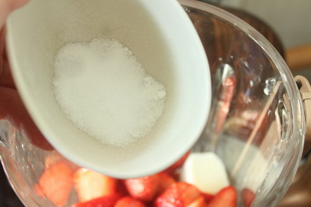 草莓奶昔步骤5
