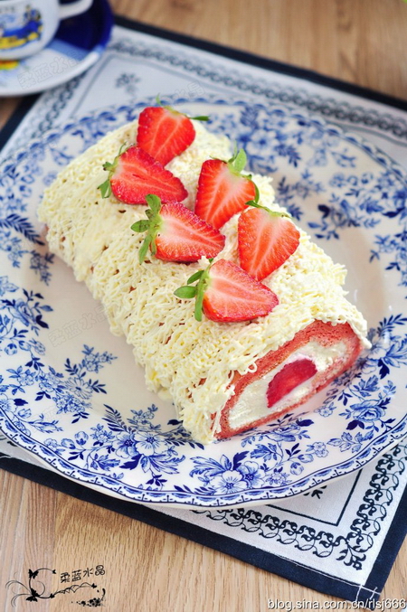 草莓蛋糕卷的做法