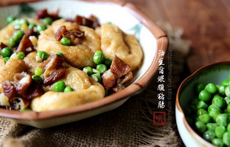 油豆腐煨腊猪肠的做法