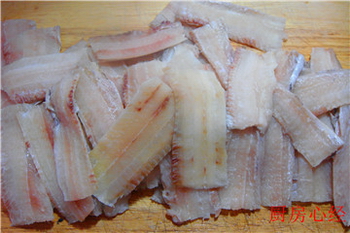 红烧带鱼的做法步骤2