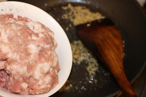 香脆笋肉煎饺的做法步骤10